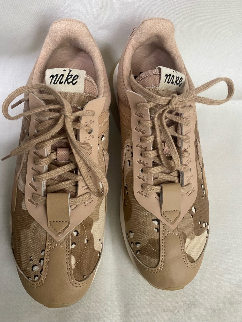 Neutral Camo Nike Sneakers - Beige/Tan